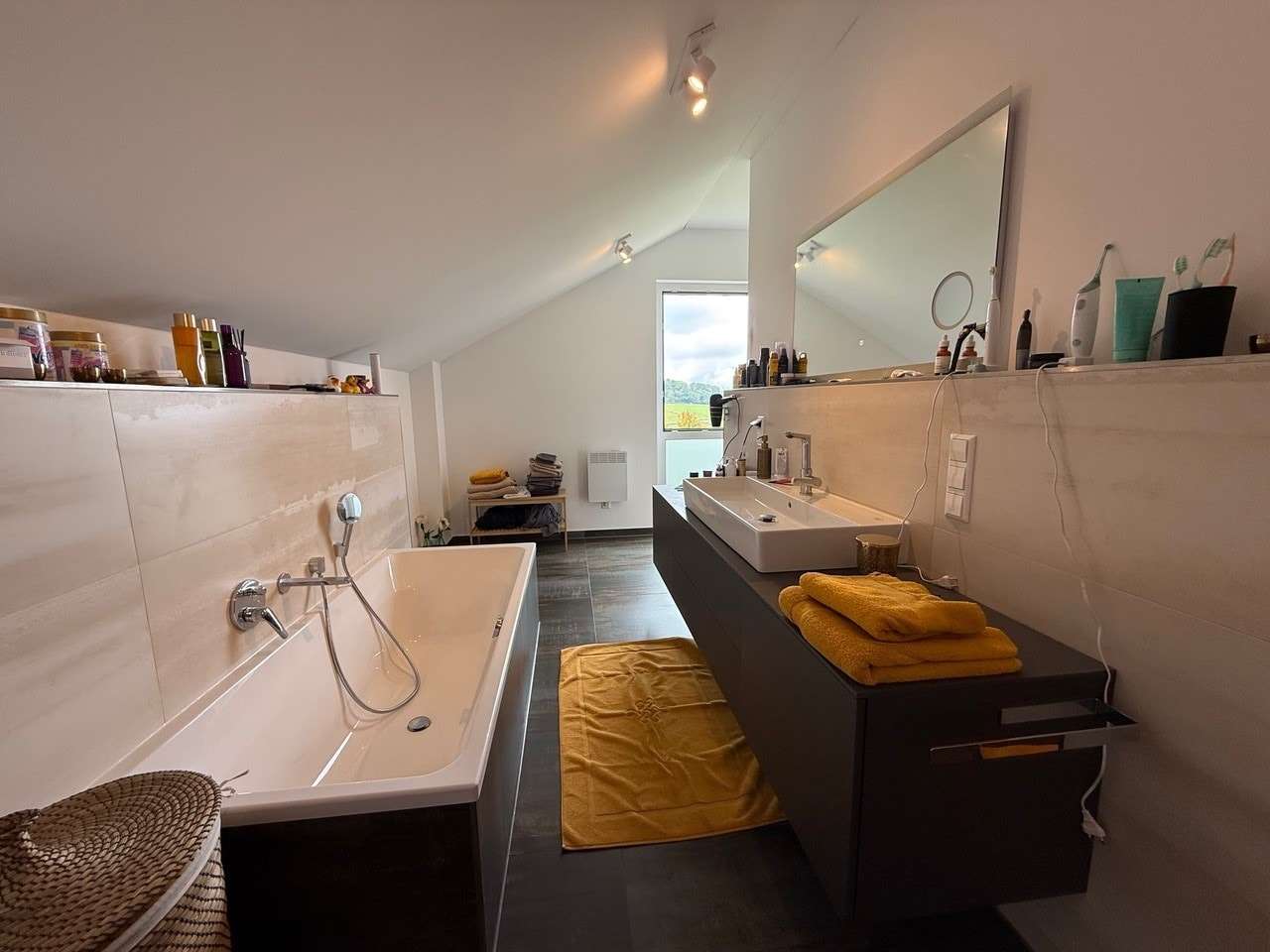 Immobilie in Hümmerich - Neuwertiges EFH mit moderner Technik in herrlicher Aussichtslage - Bild 5