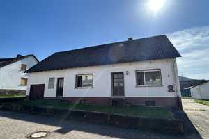 Einfamilienhaus mit herrlich großem Grundstück! – Miltenberg (Kreis) – Vorschaubild 2