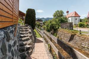 Herrliche Erdgeschosswohnung mit Garten & Terrassenbereich in absoluter Bestlage -  3Zi, EBK, Garage – Die vollständige Adresse der Immobilie erhältst du vom Anbieter., 87527 Sonthofen – Vorschaubild 4