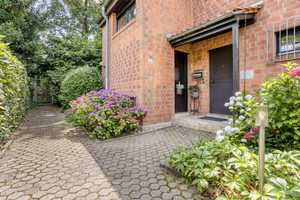 ***EIN JUWEL - WUNDERSCHÖNES FAMILIENHAUS IN DIREKTER WALDLAGE*** – Eichenwand 45, 40627 Düsseldorf – Vorschaubild 3