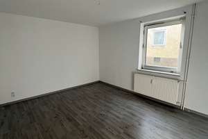 3-Zimmer-Wohnung im Erdgeschoss mit Renovierungsbonus – Gestalten Sie Ihr neues Zuhause in Thiede – Pappeldamm 57, 38239 Thiede, Salzgitter – Vorschaubild 1