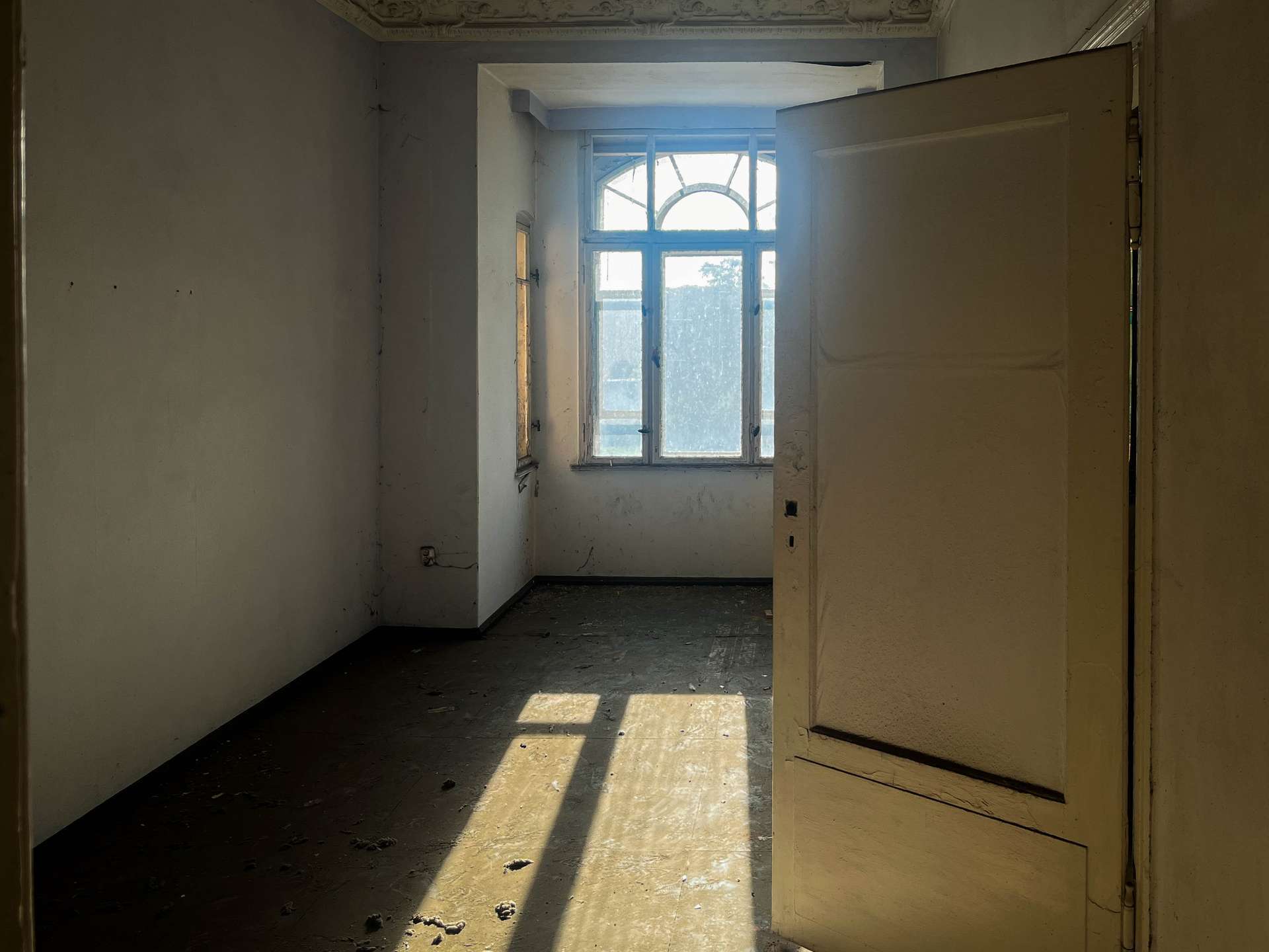 Imposantes Eckhaus im Stadtzentrum, Altenburger Land Kreis – Bild 3