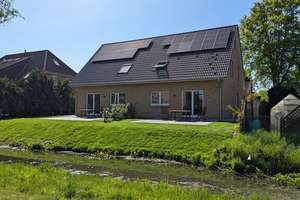 Erstbezug nach Neubau! Moderne Doppelhaushälfte in Idyllischer Siedlung  (Anfragestopp)