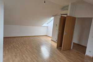 Saniertes Dachgeschoss mit vier Zimmern in Gelsenkirchen-Buer – Urbanusstraße 9, 45894 Buer, Gelsenkirchen – Vorschaubild 4