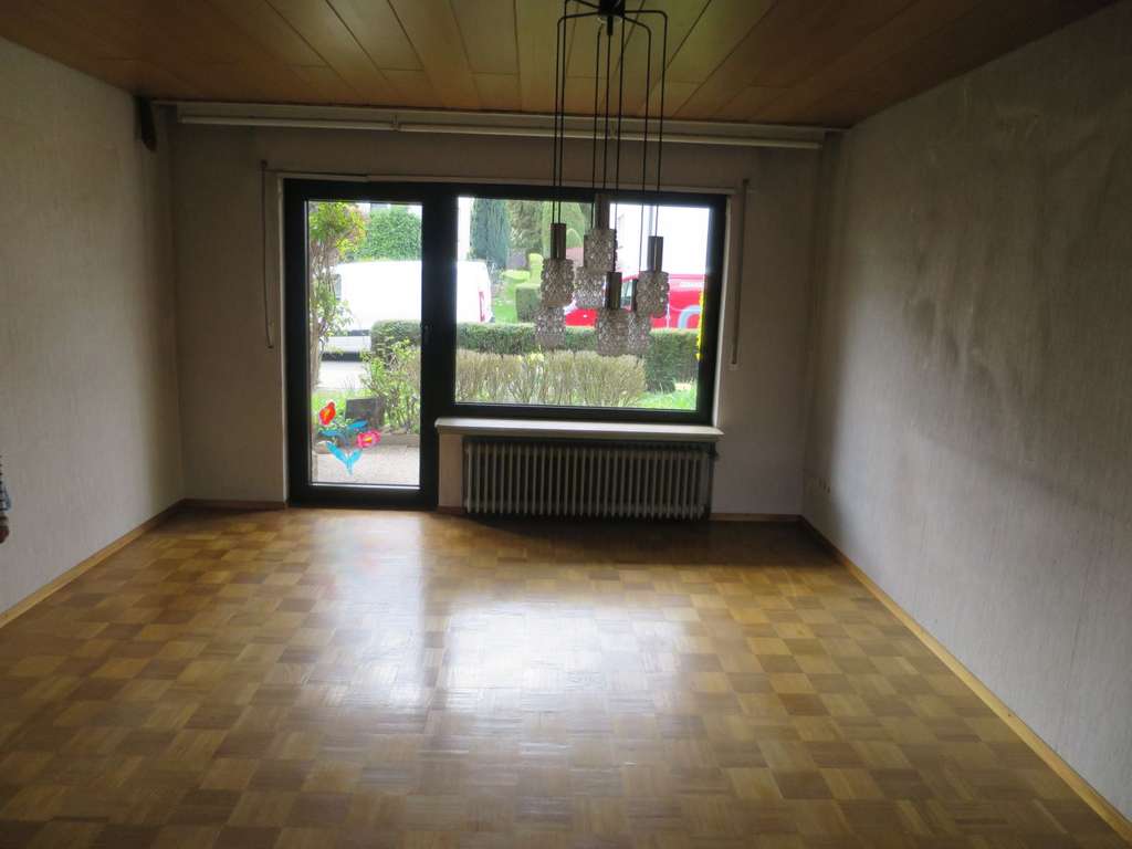 Immobilie in Weinsberg - Großzügige Doppelhaushälfte in verkehrsgünstiger Lage - Bild 1