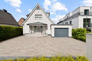 Außergewöhnliches Familiendomizil mit Pool, Galerie und exklusiver Architektur