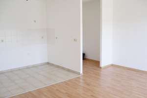 GEMÜTLICH, HELL UND KOMFORTABEL - MIT SONNENBALKON! – Die vollständige Adresse der Immobilie erhältst du vom Anbieter., 1139 Mickten, Dresden – Vorschaubild 5