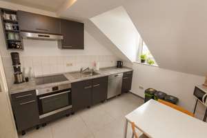 Charmante Dachgeschosswohnung in Bonner Südstadt mit Gartennutzung – Die vollständige Adresse der Immobilie erhältst du vom Anbieter., 53113 Südstadt, Bonn – Vorschaubild 3