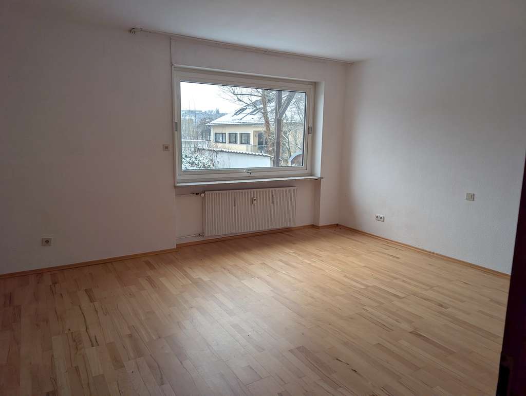 Immobilie in Hahnstätten - Helle 2-Zimmer-Wohnung mit großer Terrasse, Gartenzugang & Aar-Blick in ruhiger Waldrandlage - Bild 3