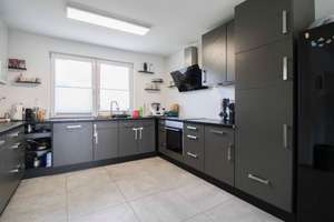 Solide Anlage: Neuwertige Erdgeschosswohnung mit Balkon und Garten – 86697 Oberhausen – Vorschaubild 5