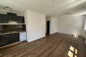Charmante 1-Zimmer-Wohnung im denkmalgeschützten Altbau mit EBK und Stellplatz – nur bei realunis – Die vollständige Adresse der Immobilie erhältst du vom Anbieter., 76227 Durlach, Karlsruhe – Vorschaubild 5