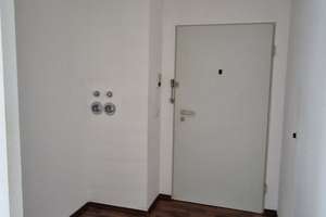 Schöne 3,5 Zimmer Wohnung in zentraler Lage (2 Badezimmer im Jahr 2016 modernisiert) – Niehler Straße 296, 50735 Niehl, Köln – Vorschaubild 2