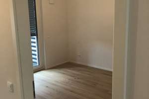 Schöne 3-Zimmer-Wohnung mit Einbauküche und Balkon in Lochhausen, München – Henschelstraße 31, 81249 Lochhausen, München – Vorschaubild 12