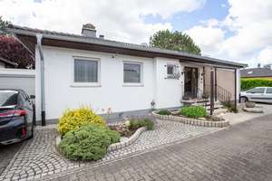 Winkelbungalow Delkenheim: 130 m² Wohnfl + voll ausgebauter Keller – bis ~190 m² fürs Wohnen nutzbar – Die vollständige Adresse der Immobilie erhältst du vom Anbieter., 65205 Delkenheim, Wiesbaden – Vorschaubild 3