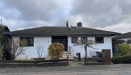 Bild von Freistehendes Einfamilienhaus mit parkähnlichem Garten in ruhiger Lage von Gau-Bischofsheim