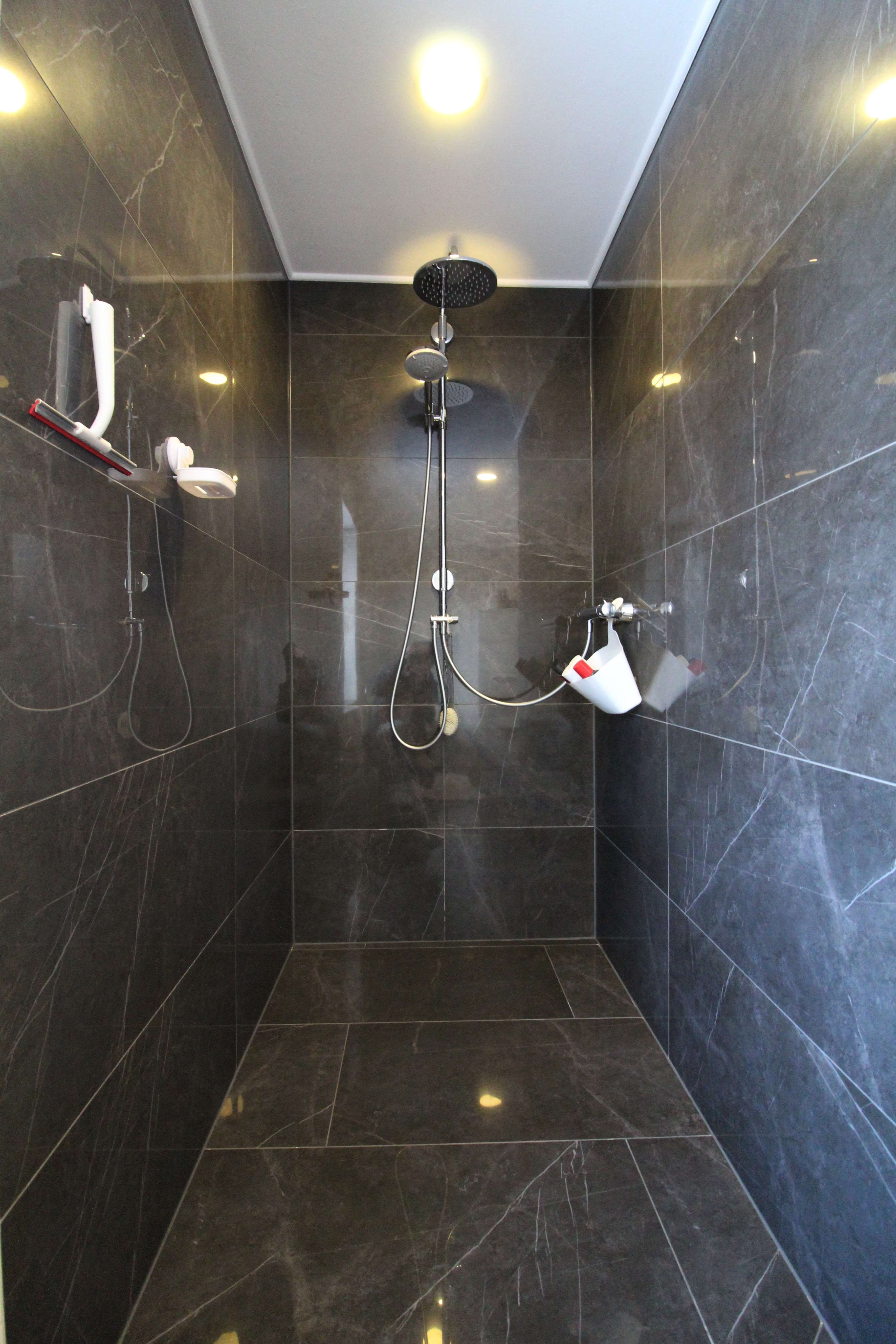 Immobilie in Westoverledingen - Großes Wohnhaus mit ca. 75m² Wintergarten inkl. Schwimmbad mit zwei Garagen und vielen Extras! - Bild 3