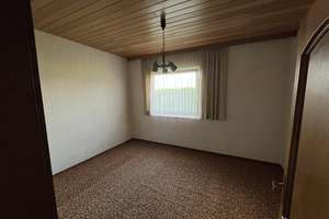 Großzügiger Bungalow mit Traumgrundstück, Dreifachgarage in Markt Eichendorf - provisionsfrei – Die vollständige Adresse der Immobilie erhältst du vom Anbieter., 94428 Eichendorf – Vorschaubild 20