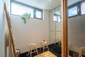 LUXURIÖSES EINFAMILIENHAUS MIT EINLIEGERWOHNUNG, GROßEM GARTEN & POOL IN BAD KROZINGEN – Die vollständige Adresse der Immobilie erhältst du vom Anbieter., 79189 Bad Krozingen – Vorschaubild 37