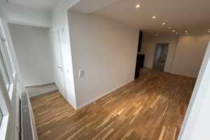 Hochwertig kernsanierte 79m² 3-Zimmer-Whg mit 18m² Dachterrasse und Einbauküche – Schloßstraße 80, 40477 Düsseldorf – Vorschaubild 2