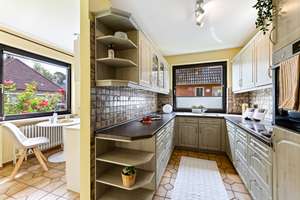 Ihr neues Zuhause: 5-Zimmer-Einfamilienhaus mit liebevoll angelegtem Garten – Die vollständige Adresse der Immobilie erhältst du vom Anbieter., 25746 Heide – Vorschaubild 8