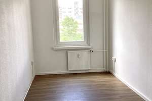 Innerstädtisch, zentral! 4-Zimmer-Wohnung mit zwei Balkonen (WBS) – Albertstr. 14, 1097 Innere Neustadt, Dresden – Vorschaubild 4