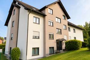 🏡 3-Zimmer-Wohnung mit Balkon, Außenstellplatz & hochwertigem Marmorboden