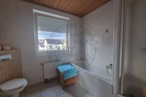 Höhr-Grenzhausen: Gepflegte Wohnung in ruhiger Lage mit Einbauküche, Balkon und PKW-Stellplatz – 56203 Höhr-Grenzhausen – Vorschaubild 9