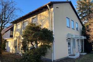 Brück Immobilien - Sanierungsbedürftiges Haus mit Einliegerwohnung in begehrter Ostpark-Lage