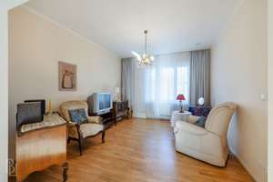 Sonniges Wohnglück in Steglitz: 2 Zimmer, Balkon & bequemer Aufzug – Die vollständige Adresse der Immobilie erhältst du vom Anbieter., 12167 Steglitz, Berlin – Vorschaubild 4