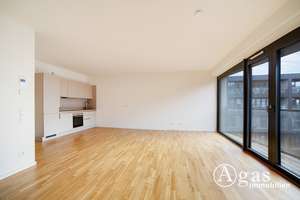 Sonnige 2 Zimmer Wohnung mit ca. 67 m²,  EBK, Fußbodenheizung und Balkon in Mitte – Zimmerstraße 93, 10117 Mitte (Ortsteil), Berlin – Vorschaubild 1
