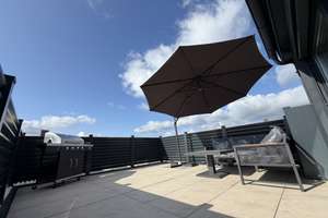 Möblierte Traumwohnung in Stuttgart-Vaihingen mit großer Dachterrasse 