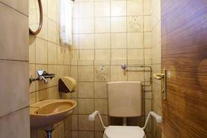Reiheneckhaus mit Terrasse, schönem Garten und 2 Garagen – Die vollständige Adresse der Immobilie erhältst du vom Anbieter., 72766 Reutlingen-Mitte, Reutlingen – Vorschaubild 9