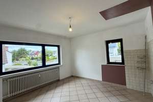 METZ IMMOBILIEN - Dreifamilienhaus mit Potenzial und großem Grundstück – 60437 Harheim, Frankfurt am Main – Vorschaubild 9