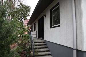 Freistehender Bungalow in Alt-Mariendorf – 135m² + Souterrain, provisionsfrei & bezugsfrei – Wendelsteinweg 44a, 12107 Mariendorf, Berlin – Vorschaubild 2