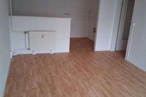 Gamigstraße 22 - helle 3 ZKB Wohnung im 4.OG -WBS- zu vermieten – Die vollständige Adresse der Immobilie erhältst du vom Anbieter., 1239 Prohlis-Nord, Dresden – Vorschaubild 3
