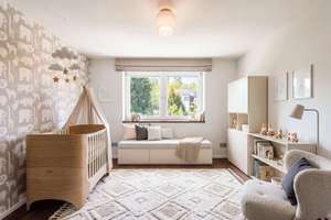 Einziehen & Wohlfühlen: Sofort verfügbares Einfamilienhaus mit Traumgarten auf ca. 1.300 m² Grund – Die vollständige Adresse der Immobilie erhältst du vom Anbieter., 82031 München, gemeindefreies Gebiet – Vorschaubild 4