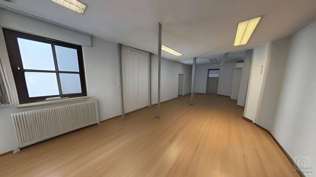 Immobilie in Denkendorf - Denkendorf: Großzügiges Mehrfamilienhaus mit Garten, Balkon & 3 Garagen *frei - Bild 2