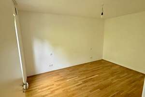 Neuwertige 2-Zi.-Gartenwohnung mit Einbauküche u. TG in Waldtrudering – Mondseestraße 16, 81827 Waldtrudering, München – Vorschaubild 4