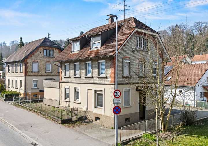Ravensburg-Schornreute
Mehrfamilienhaus mit drei Einheiten in Zentrumsnähe