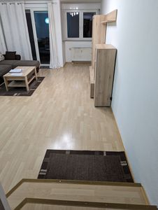 Zentral & möbliert: 2-Zi.-Wohnung mit Balkon, Stellplatz, 100 m zum Bahnhof (Langen)