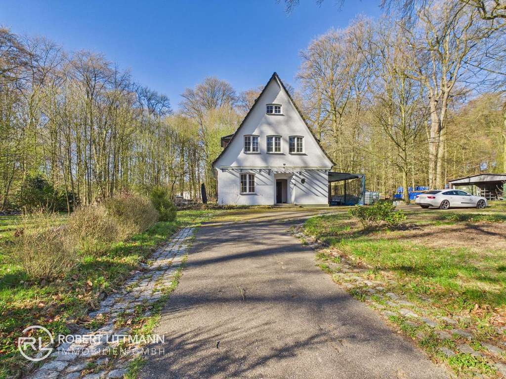 Immobilie in Rotenburg - Attraktives Einfamilienhaus mit großem Grundstück und viel Potenzial in Rotenburg (Wümme) - Bild 1