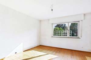 Drei Ebenen zum Gestalten, ein Garten zum Verlieben – ein Haus für Grünliebhaber und Selbermacher – Die vollständige Adresse der Immobilie erhältst du vom Anbieter., 70565 Dürrlewang, Stuttgart – Vorschaubild 8