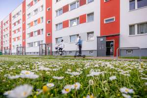 sanierte 2 Raumwohnung mit Balkon – Birkholzer Weg 17, 39128 Neustädter Feld, Magdeburg – Vorschaubild 1