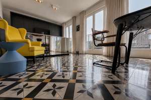 PRIVATE FLOOR LIVING AM HOFGARTEN | EIGENE ETAGE · DIREKTER LIFTZUGANG ·  KAMIN – Die vollständige Adresse der Immobilie erhältst du vom Anbieter., 40479 Pempelfort, Düsseldorf – Vorschaubild 9