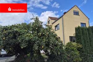 Viel Platz für die Familie: Einfamilienhaus mit Einliegerwohnung & Garten – Die vollständige Adresse der Immobilie erhältst du vom Anbieter., 61381 Friedrichsdorf – Vorschaubild 1