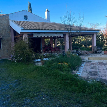 **Freistehende Villa in Archidona – Ein Naturparadies**