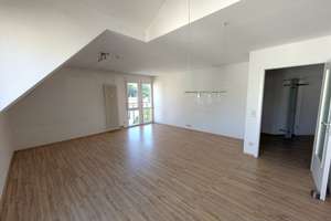 Wohnen über zwei Ebenen: Traumhafte 3-Zimmer-Maisonette mit toller Aussicht – Die vollständige Adresse der Immobilie erhältst du vom Anbieter., 73098 Rechberghausen – Vorschaubild 2