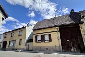 Ortskern Mainz-Kostheim: 2 Häuser zur Sanierung oder als Abrissgrundstück