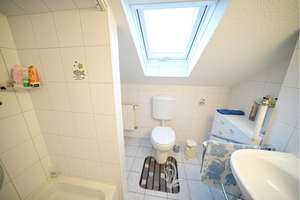 Zwei- bis Dreiparteienhaus in zentraler Lage  mit Einliegerwohnung und Ausbaupotenzial im DG – Betzengraben 2, 97299 Zell am Main – Vorschaubild 15