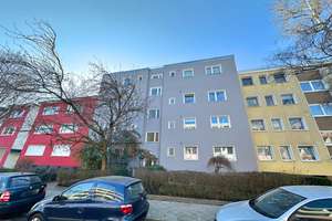 Berlin-Mariendorf: Traumwohnung mit sonnigem Dach in ruhiger Top-Lage + Stellplatz – Die vollständige Adresse der Immobilie erhältst du vom Anbieter., 12109 Mariendorf, Berlin – Vorschaubild 3